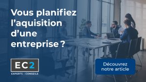 Homme d’affaires analysant un plan financier et des graphiques pour préparer le financement d’une acquisition d’entreprise