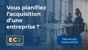 Homme d’affaires analysant un plan financier et des graphiques pour préparer le financement d’une acquisition d’entreprise